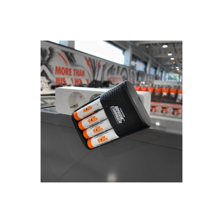 Modster Basic Charger AA/AAA con Baterías Ultra Power 2200mAh