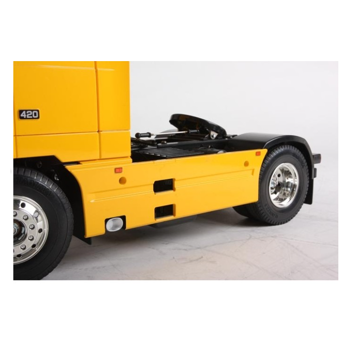 Construye el Tamiya Volvo FH12 Globetrotter 420 1/14. Camión RC de montaje con transmisión de 3 marchas, chasis metálico y reali
