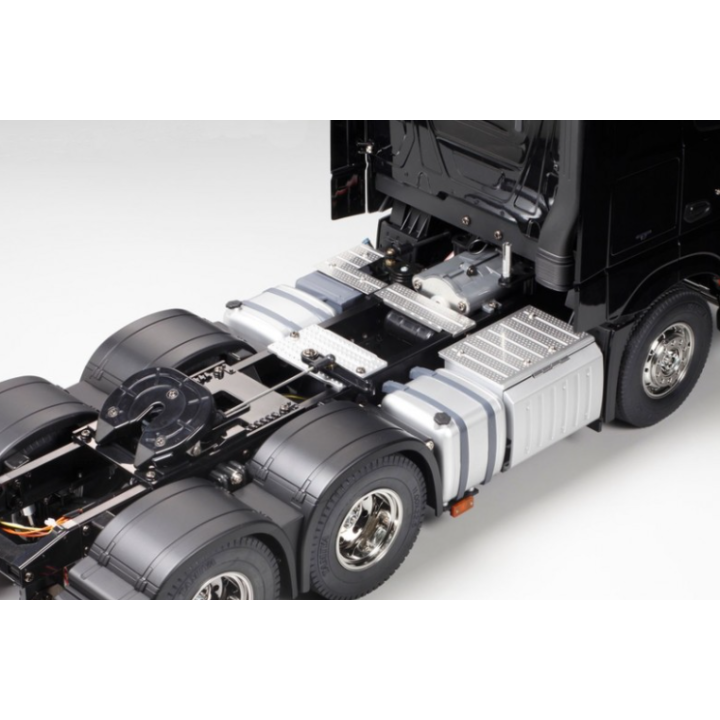 Tamiya Mercedes-Benz Actros 3363 6x4 Gigaspace Pearl Blue RC 1/14 | Cabina pintada premium