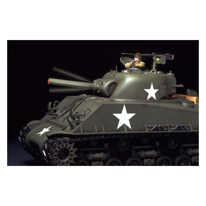 Tamiya M4 Sherman 105mm Howitzer 1/16 RC Full Option – Tanque aliado WWII