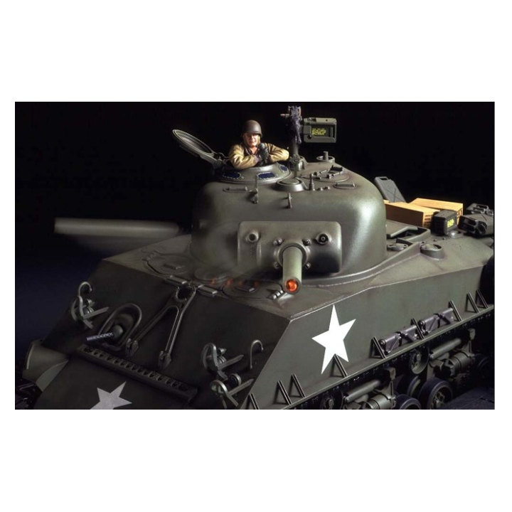 Tamiya M4 Sherman 105mm Howitzer 1/16 RC Full Option – Tanque aliado WWII