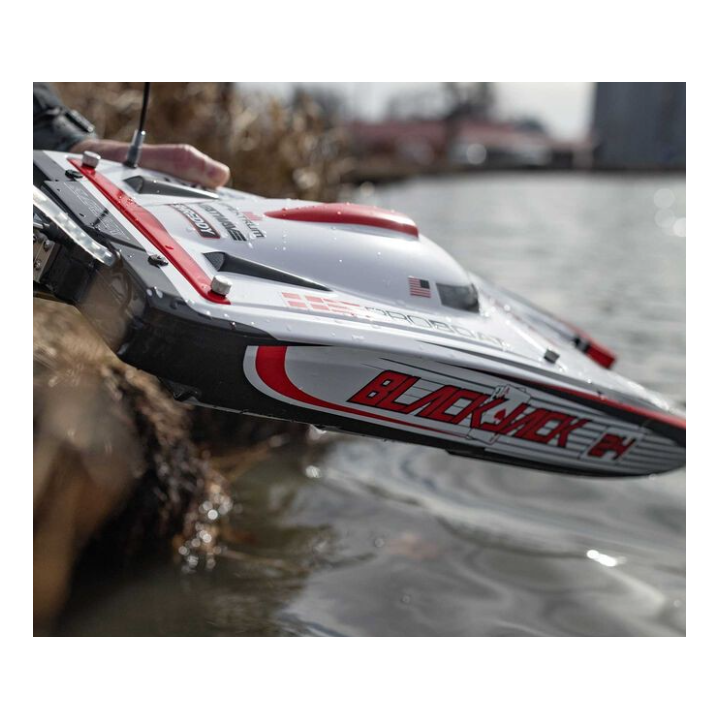 ProBoat Blackjack 24 V2 Catamarán Brushless RTR – Estilo Vegas Offshore