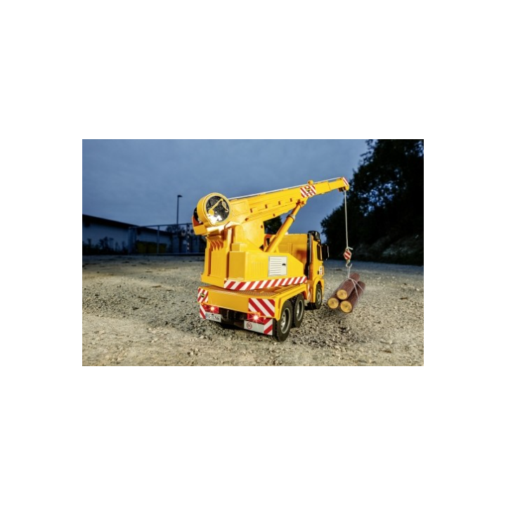 Carson 1:20 MB Arocs Crane Truck 100% RTR – Camión Grúa RC Realista