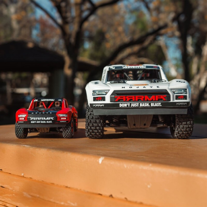 ARRMA MOJAVE GROM 1/16 Desert Truck 4X4 MEGA 380 Brushed RTR Rojo/Negro