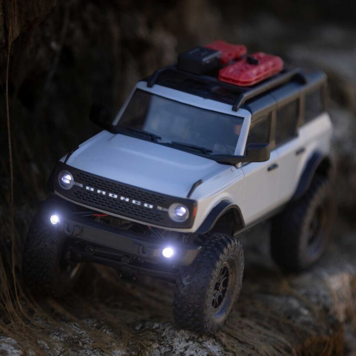 Axial-SCX24-Ford-Bronco-1-24-4WD-Rock-Crawler-RTR-Blanco