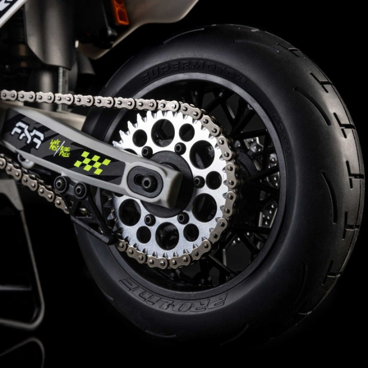 Losi Promoto-SM FXR 1/4 Supermoto RC Motorcycle Blanco