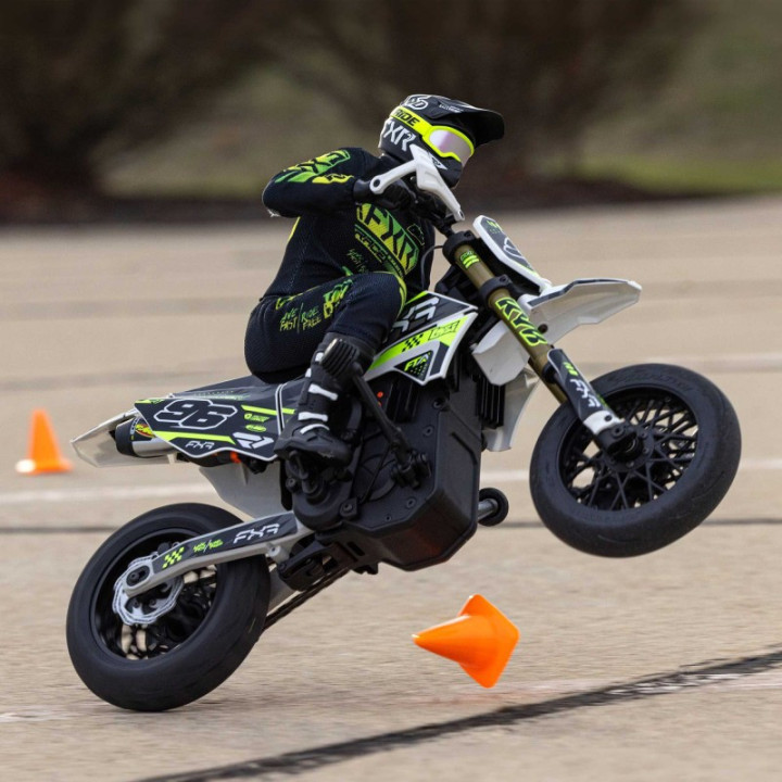 Losi Promoto-SM FXR 1/4 Supermoto RC Motorcycle Blanco